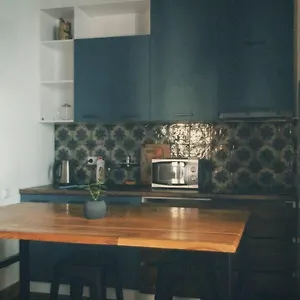 gvazi-apartment.alltbilisihotels.com/